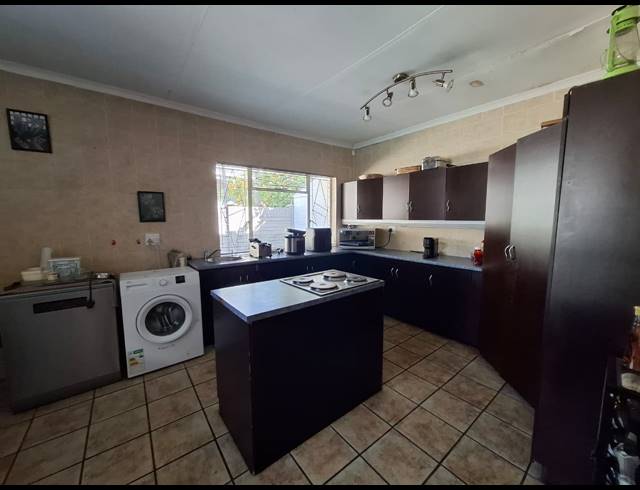 4 BEDROOM HOUSE FOR SALE IN VANDERBIJLPARK SE 7